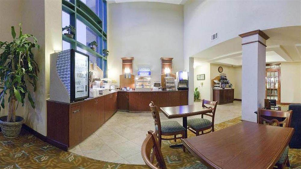 Holiday Inn Express Hotel & Suites Olive Branch By Ihg Esterno foto