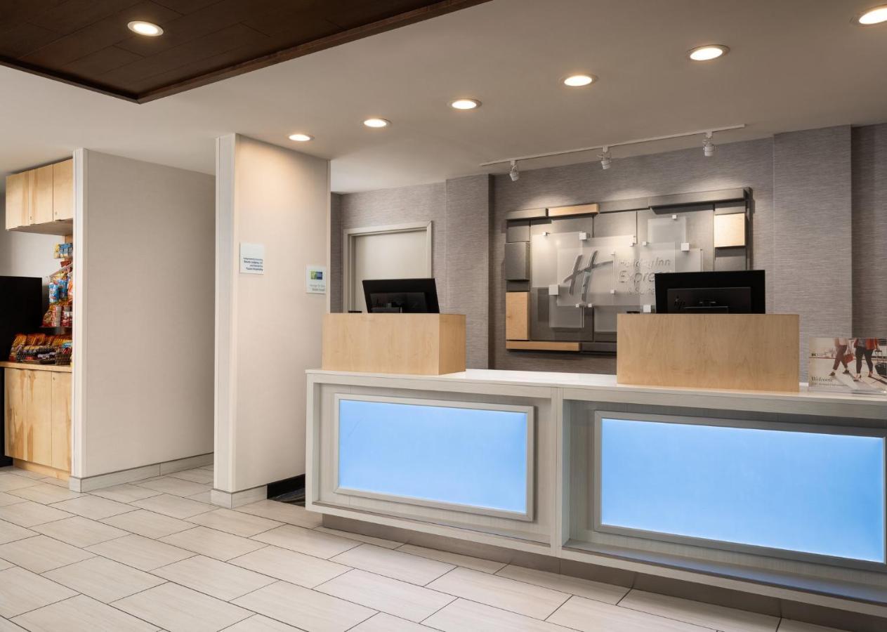 Holiday Inn Express Hotel & Suites Olive Branch By Ihg Esterno foto
