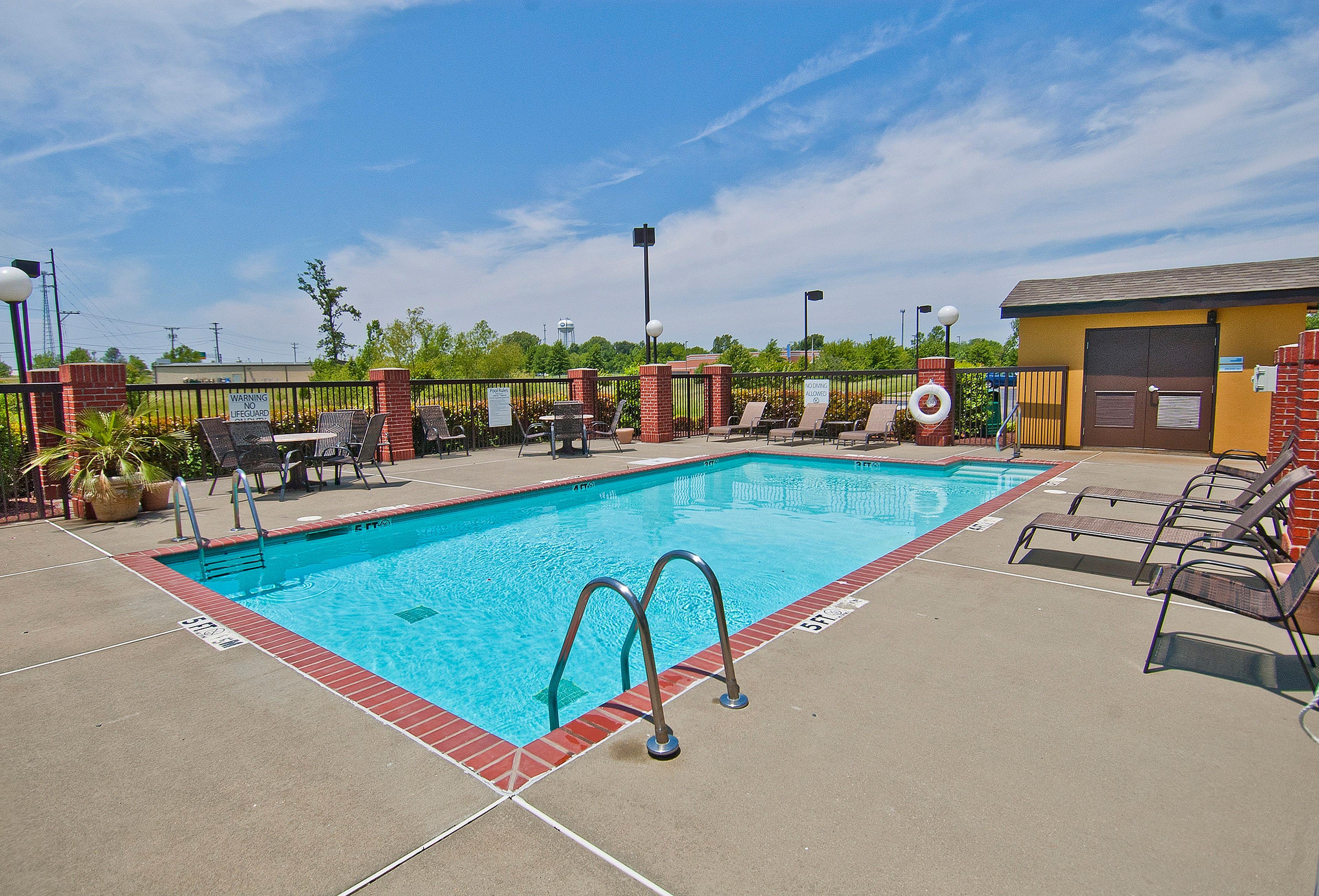 Holiday Inn Express Hotel & Suites Olive Branch By Ihg Esterno foto