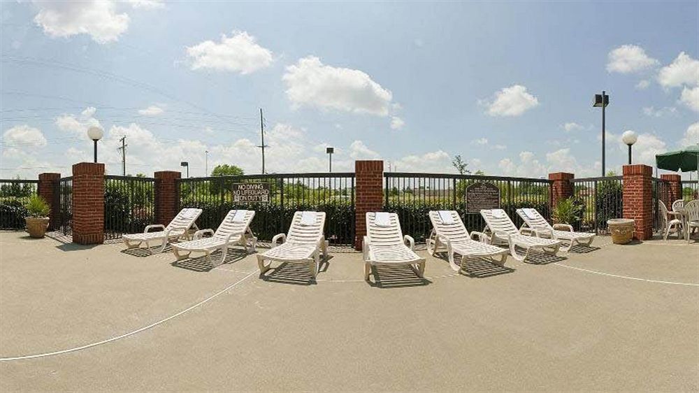 Holiday Inn Express Hotel & Suites Olive Branch By Ihg Esterno foto
