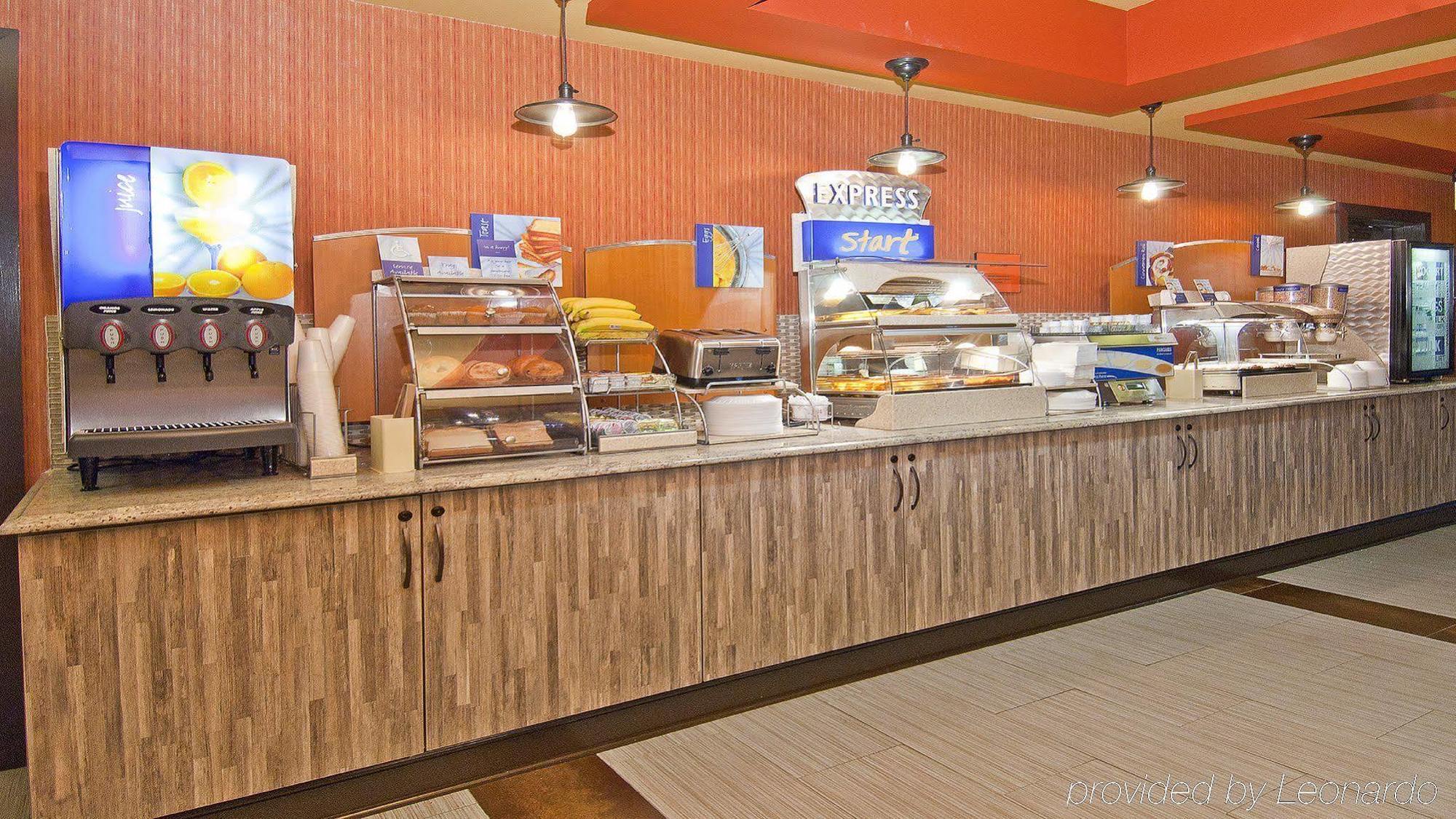 Holiday Inn Express Hotel & Suites Olive Branch By Ihg Esterno foto